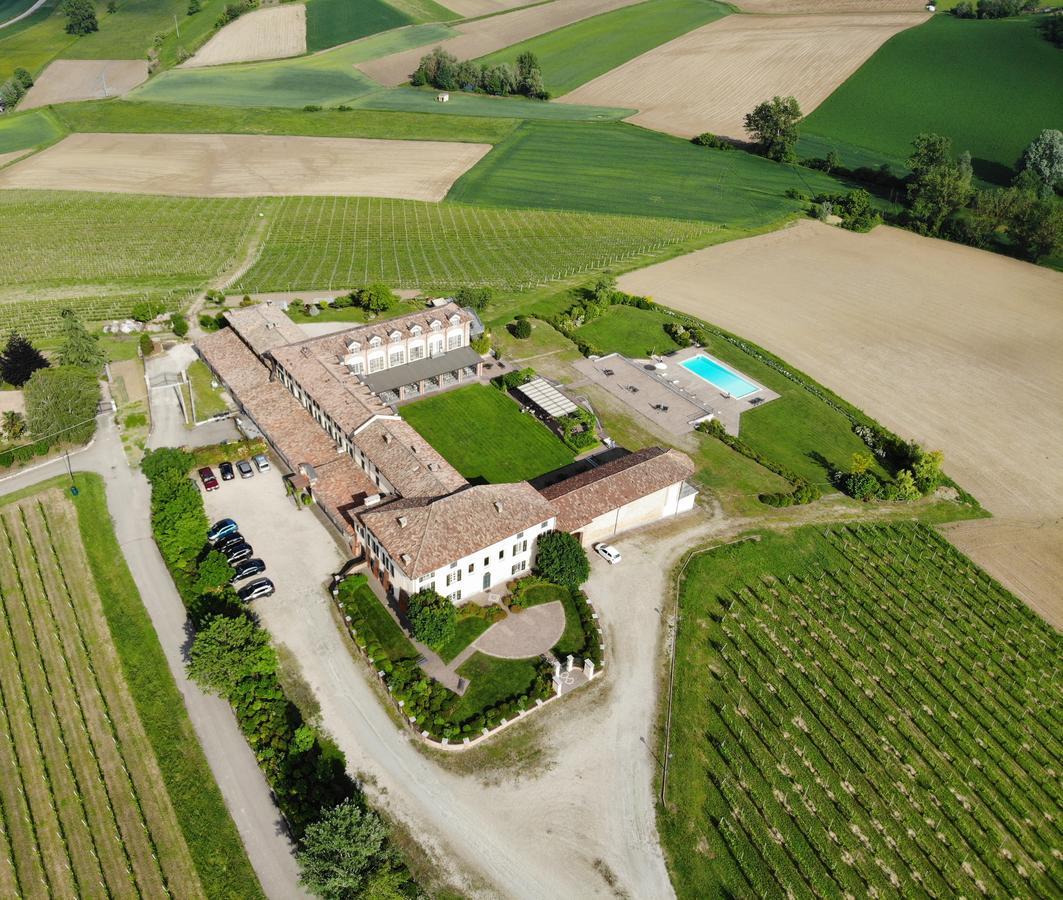 Spinerola Hotel Restaurant E Spa Arborea Moncalvo Exteriör bild